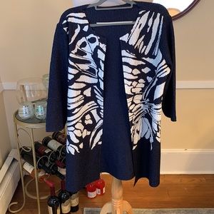 Chico’s Large Size 2 Crinkly Navy and White Duster Flyaway